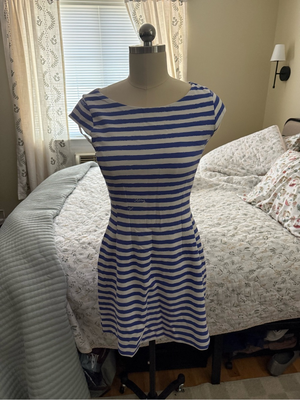 Lilly Pulitzer coastal preppy Blue and White Striped Cap-Sleeve Women's Dress- S